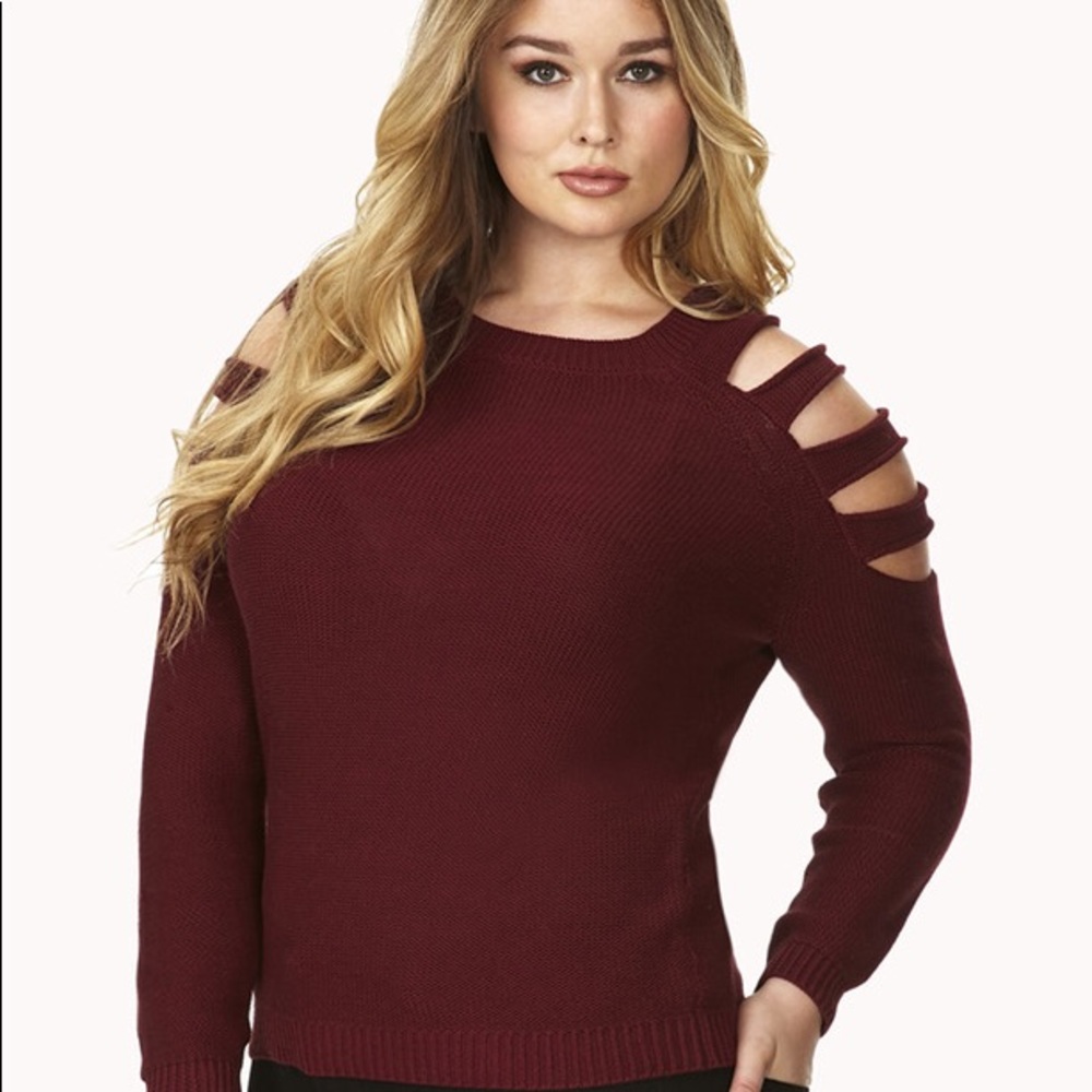 Small shoulder cut out sweater burgundy